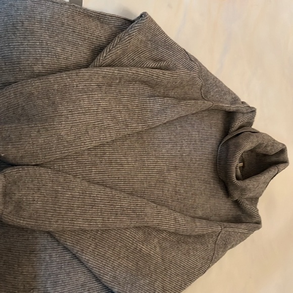 Free People turtleneck in women’s size small. Gently used. - Picture 4 of 4